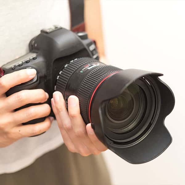 PI gathering photographic evidence